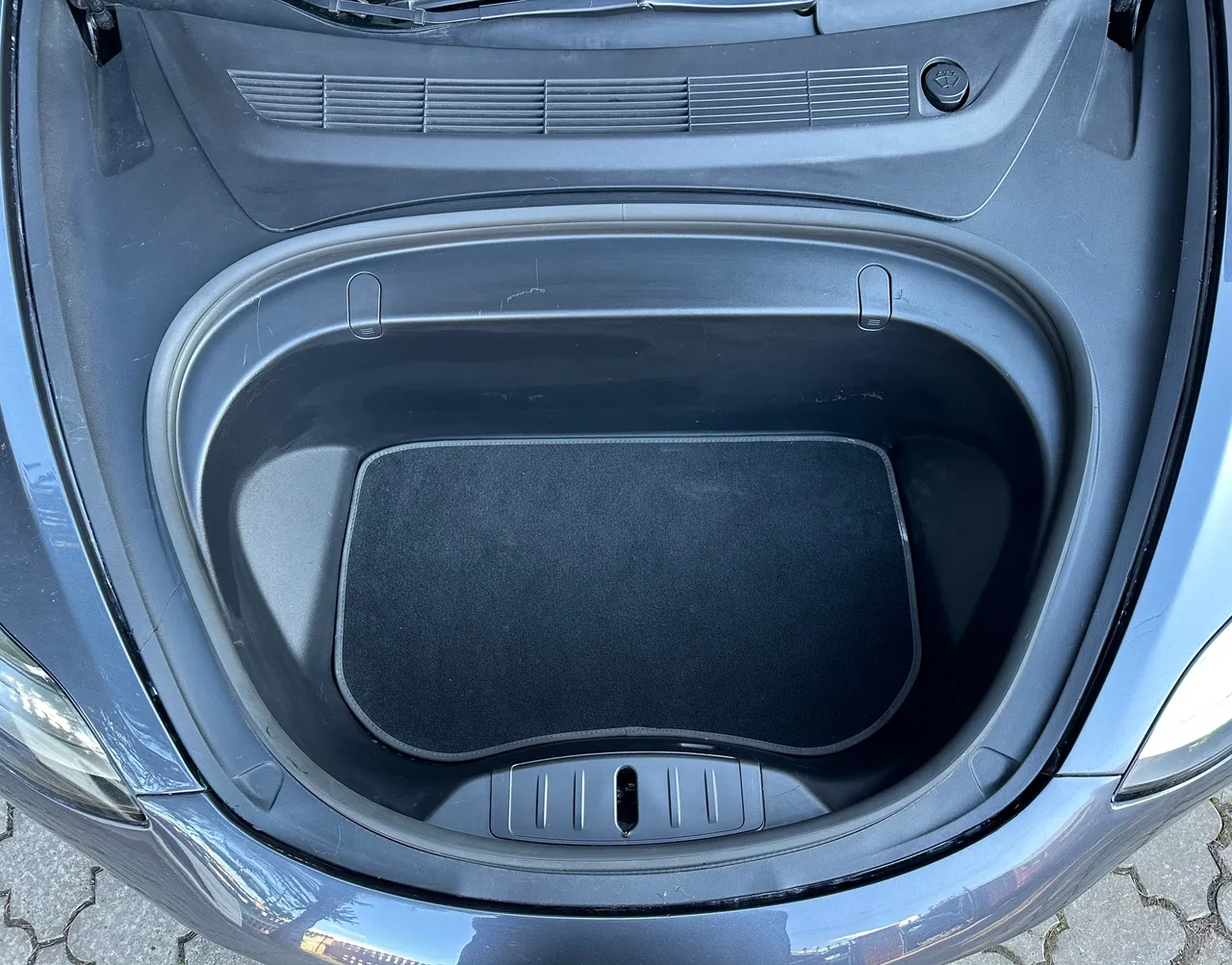 Tesla Model 3 - фото 8