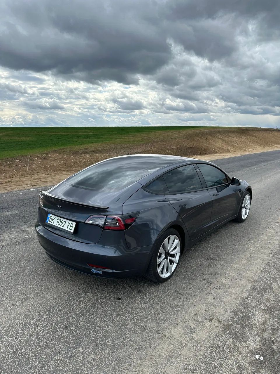 Tesla Model 3 - фото 6