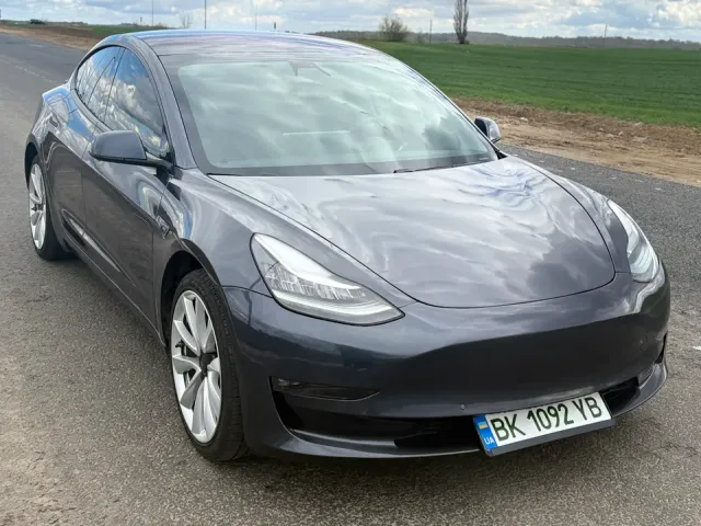 Tesla Model 3 - фото 3