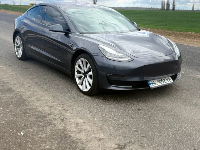 Tesla Model 3 - фото 2