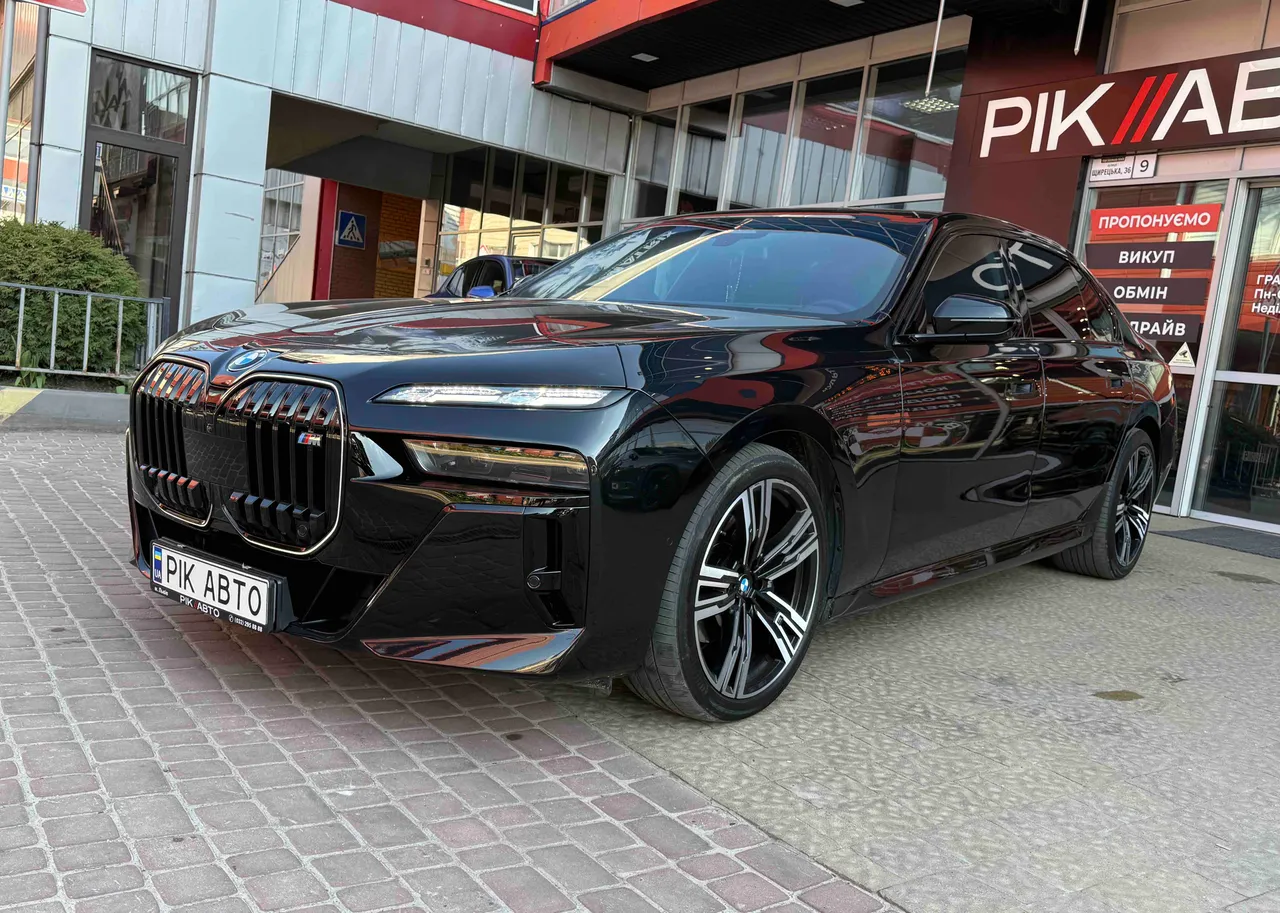 BMW 7 серії - фото 2