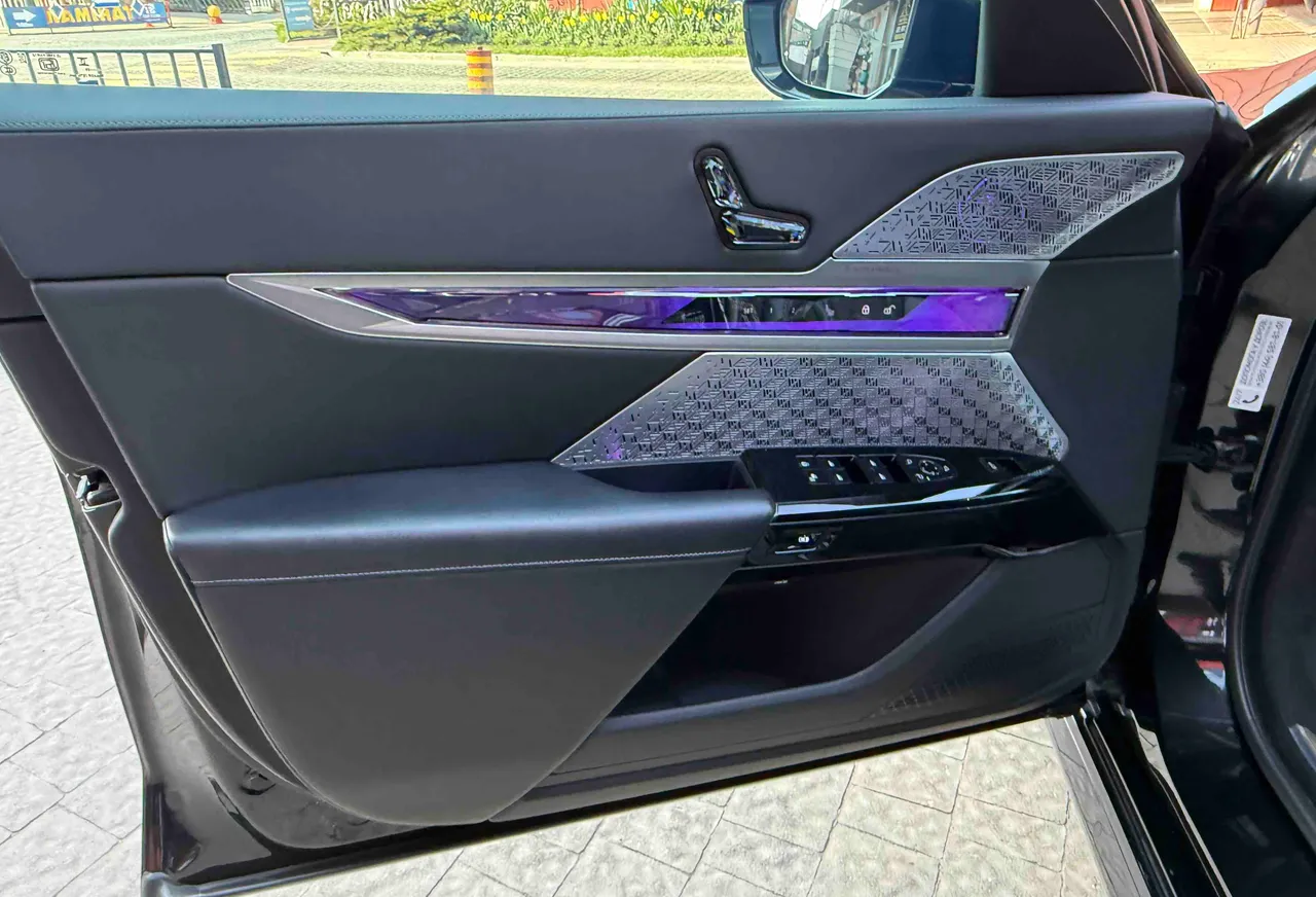 BMW 7 серії - фото 15