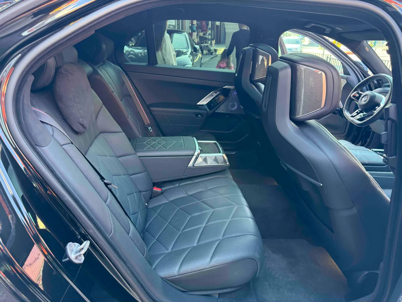 BMW 7 серії - фото 62