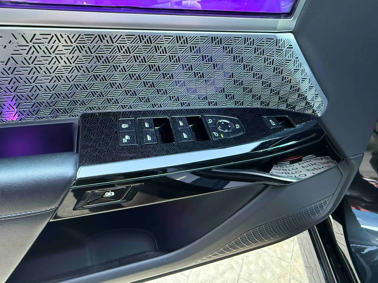 BMW 7 серії - фото 18