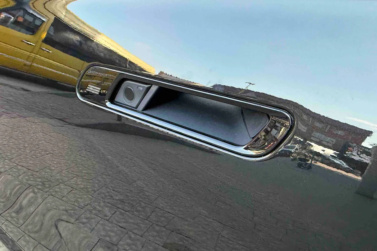 BMW 7 серії - фото 11