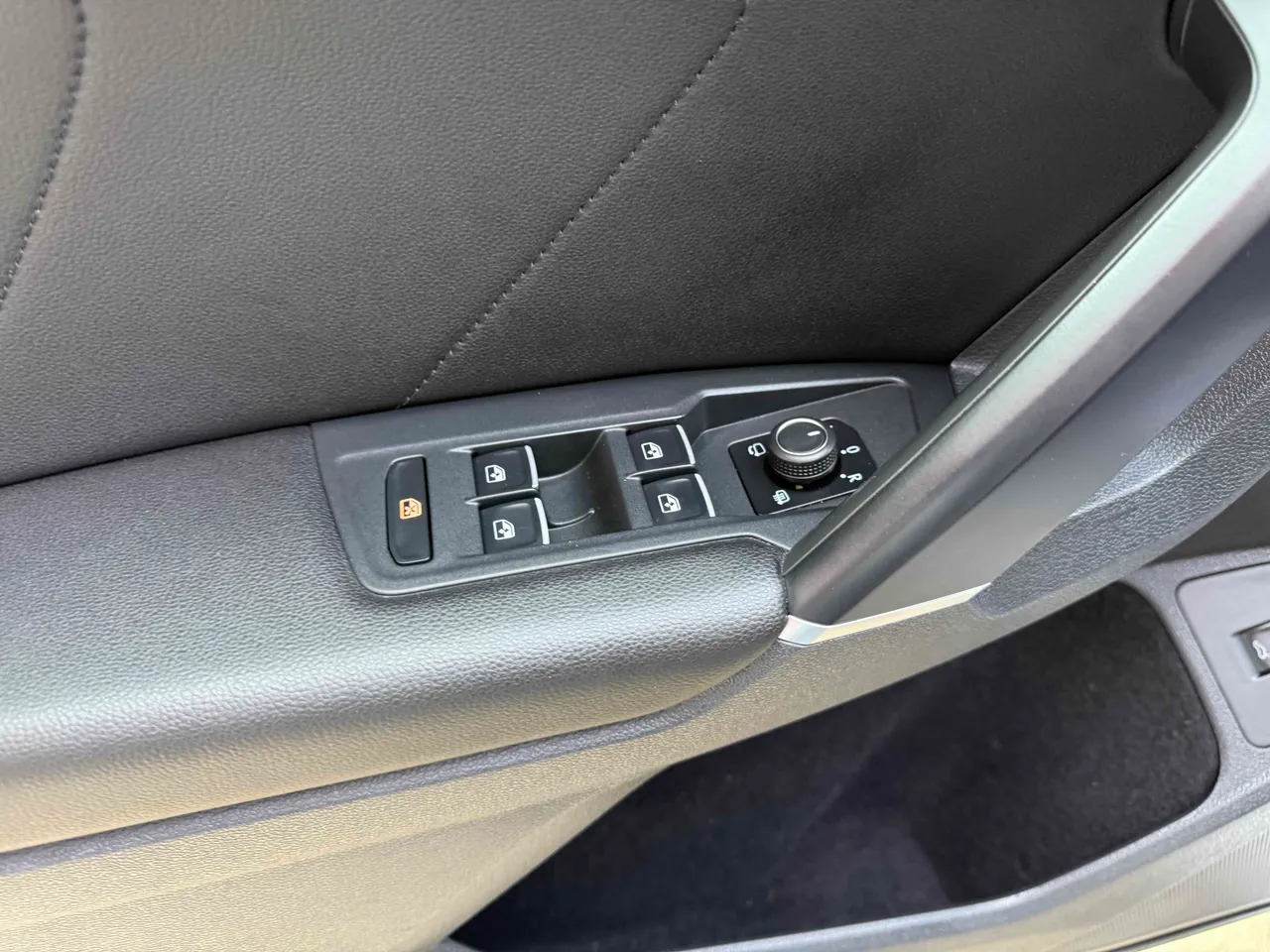 Volkswagen Tiguan - фото 14