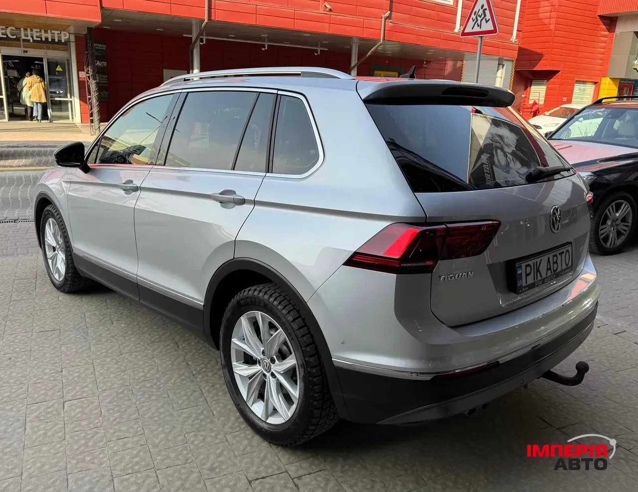 Volkswagen Tiguan - фото 8