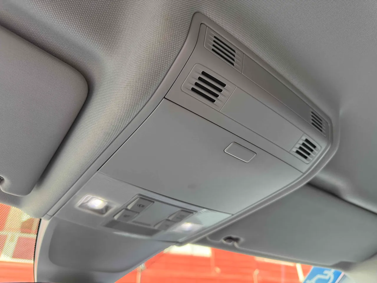 Volkswagen Tiguan - фото 30