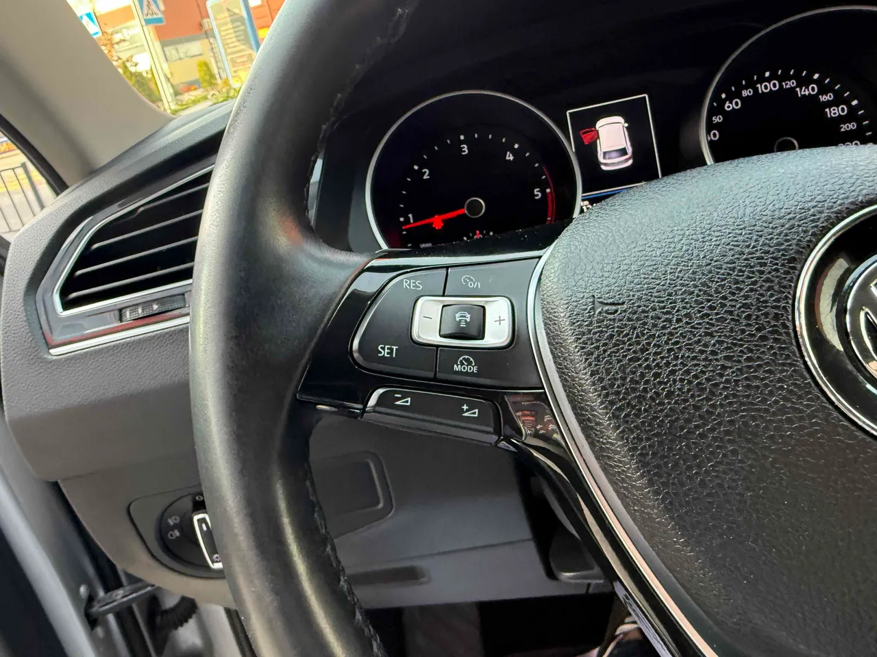 Volkswagen Tiguan - фото 21