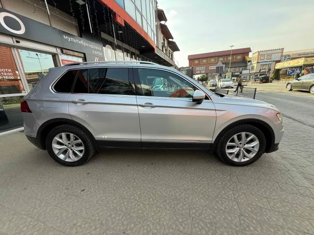 Volkswagen Tiguan - фото 5