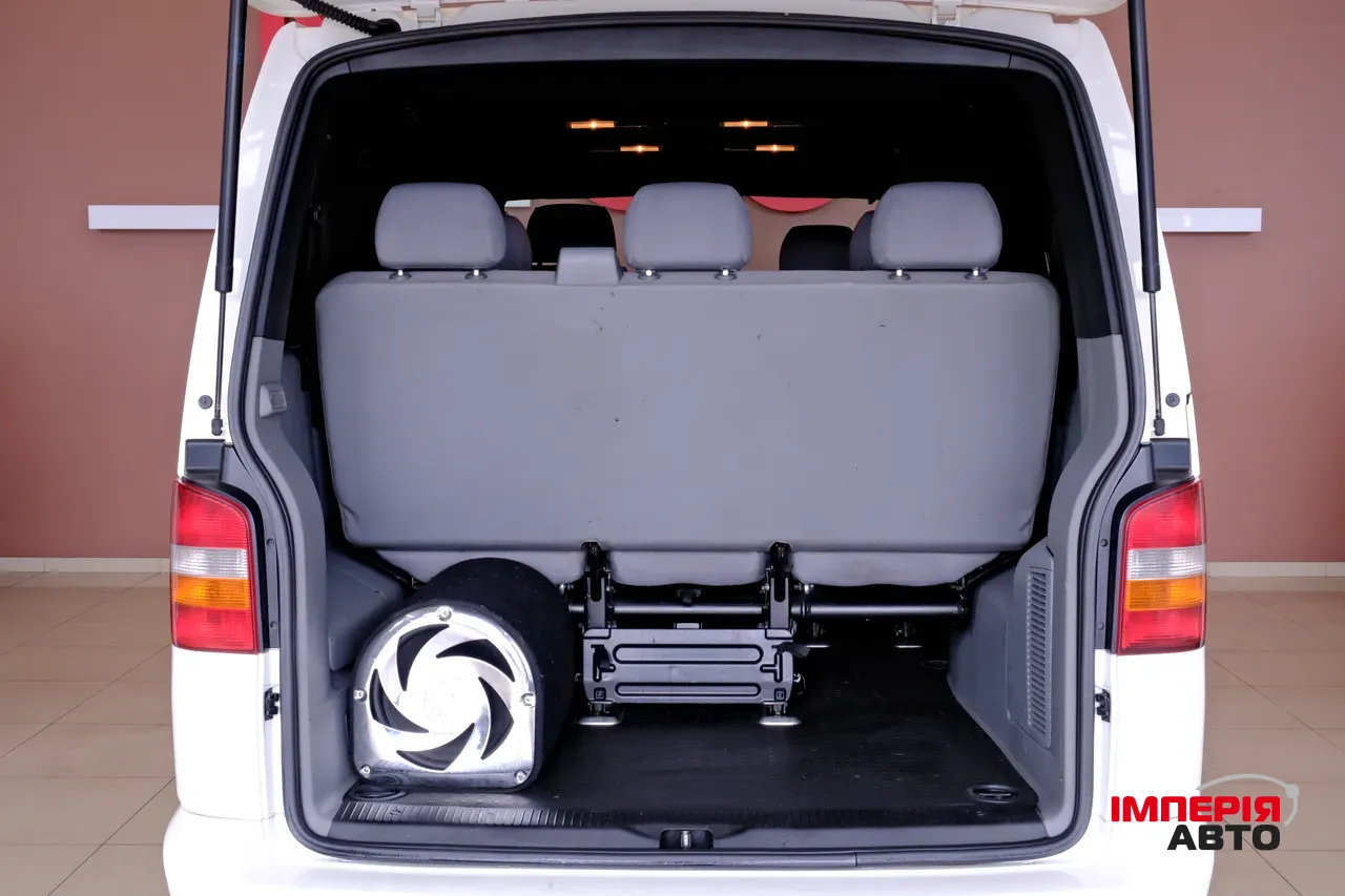 Volkswagen Caravelle - фото 9