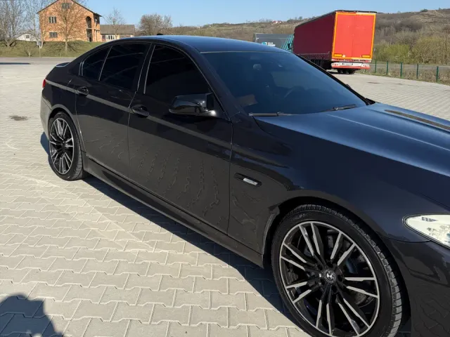 BMW 5 серії - фото 2