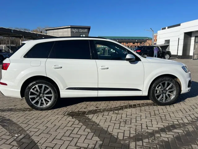 Audi Q7 - фото 3