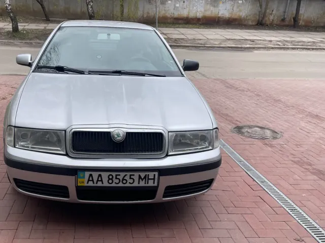 Skoda Octavia - фото 4