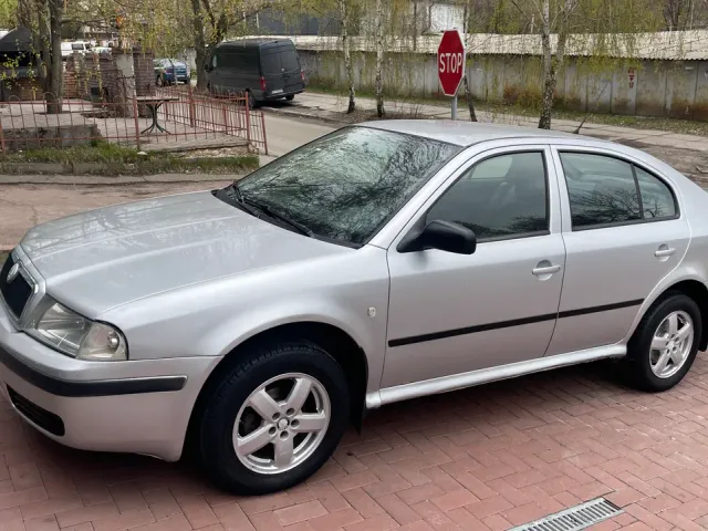 Skoda Octavia - фото 3
