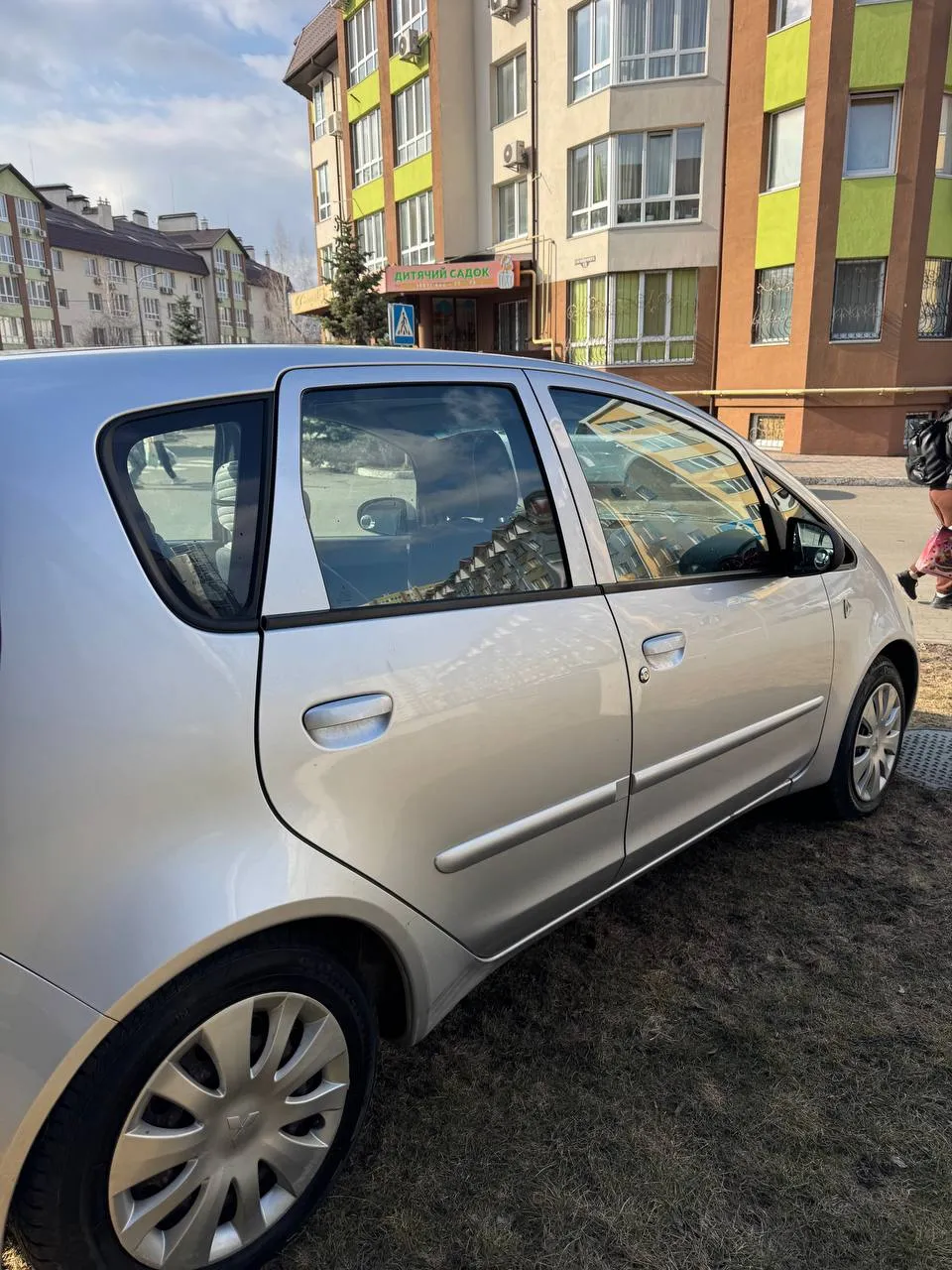 Mitsubishi Colt - фото 6