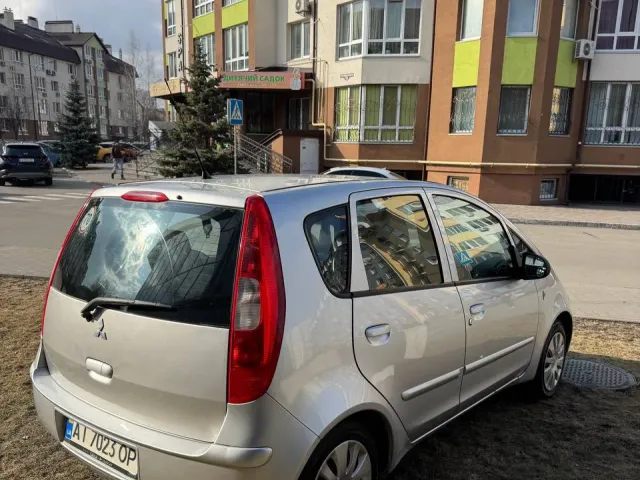 Mitsubishi Colt - фото 2
