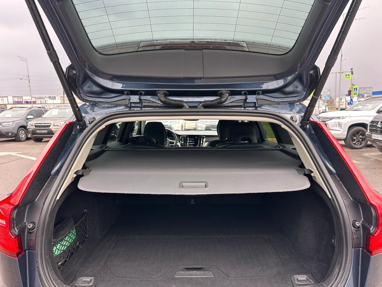 Volvo V60 Cross Country - фото 9