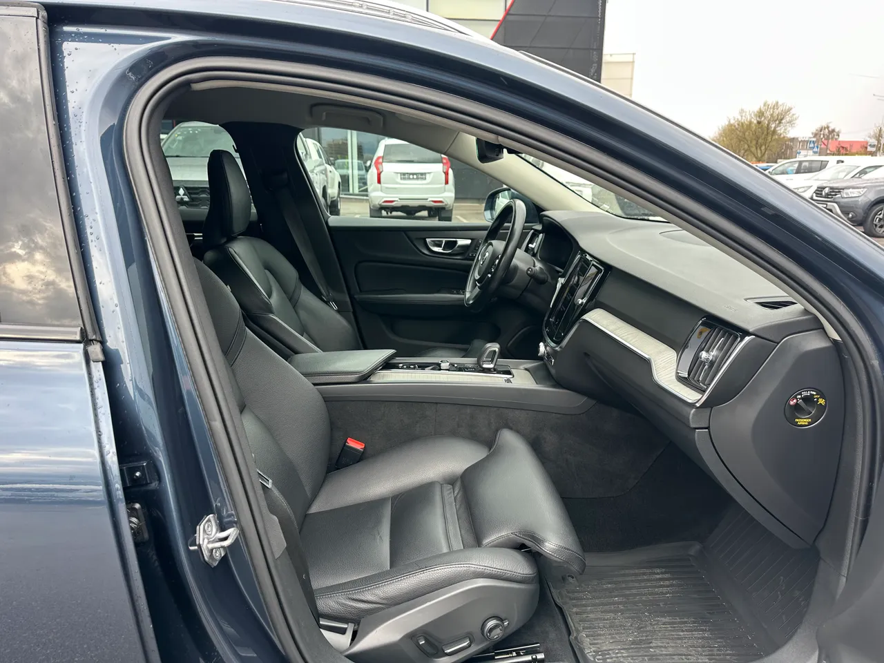 Volvo V60 Cross Country - фото 21