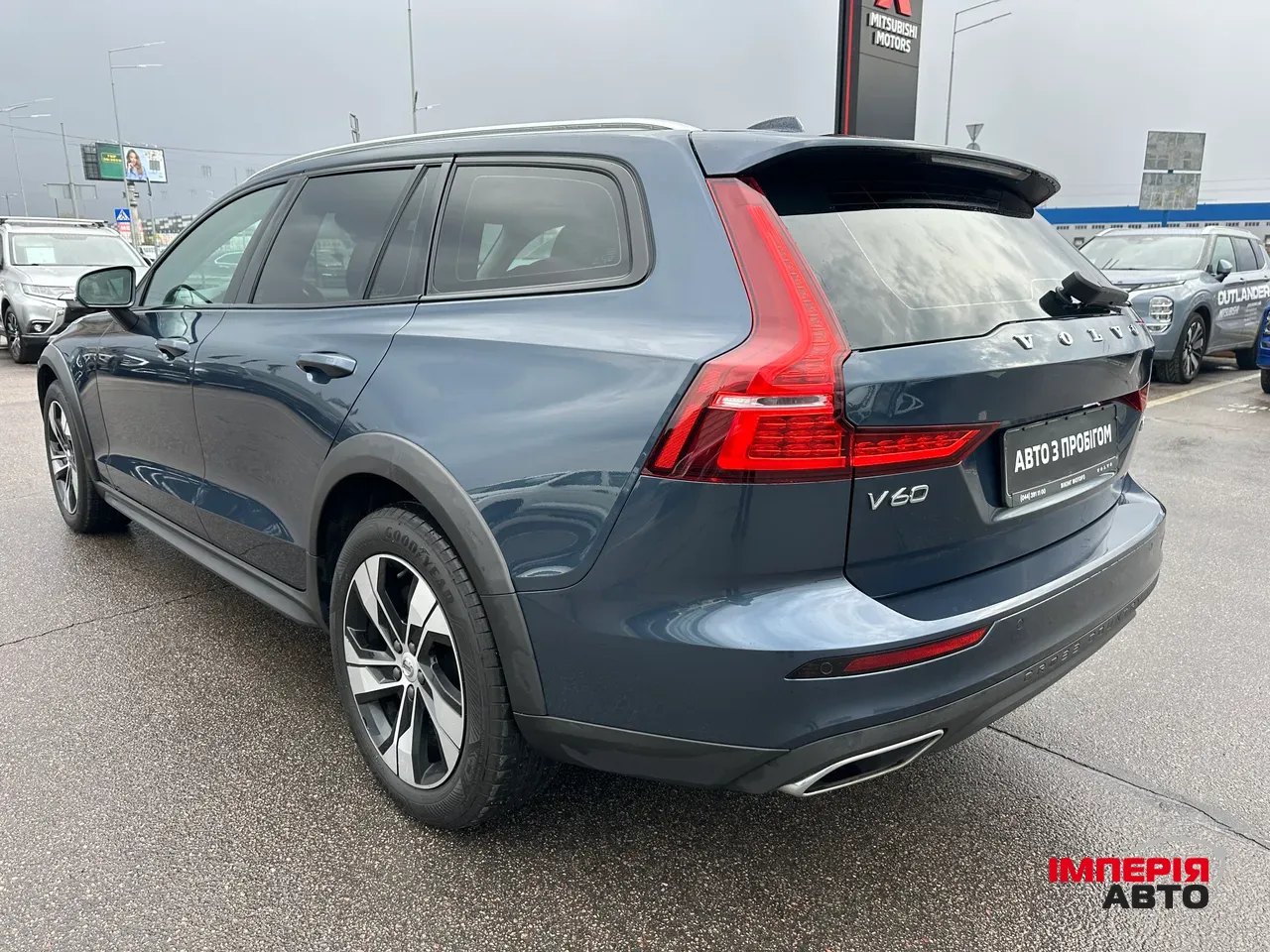 Volvo V60 Cross Country - фото 5