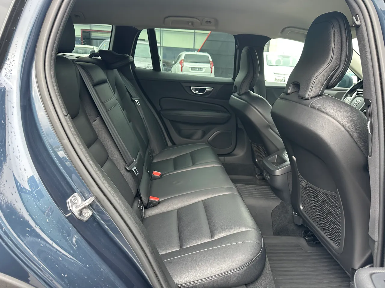 Volvo V60 Cross Country - фото 22