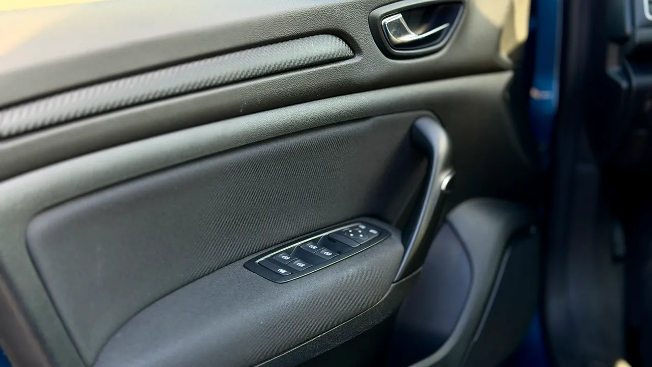 Renault Megane - фото 12