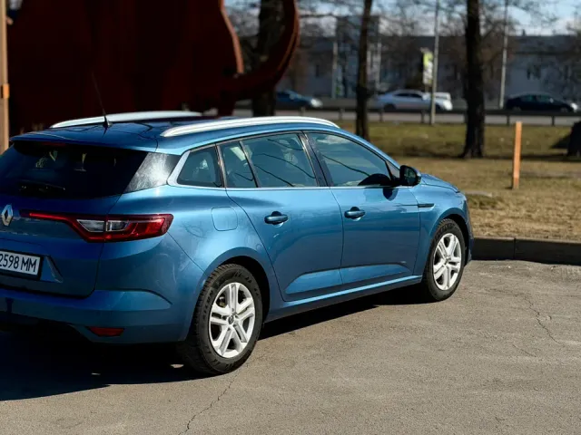 Renault Megane - фото 2