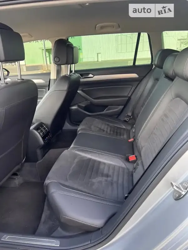 Volkswagen Passat - фото 13