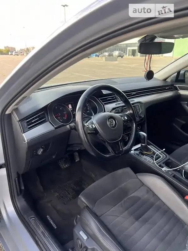 Volkswagen Passat - фото 9