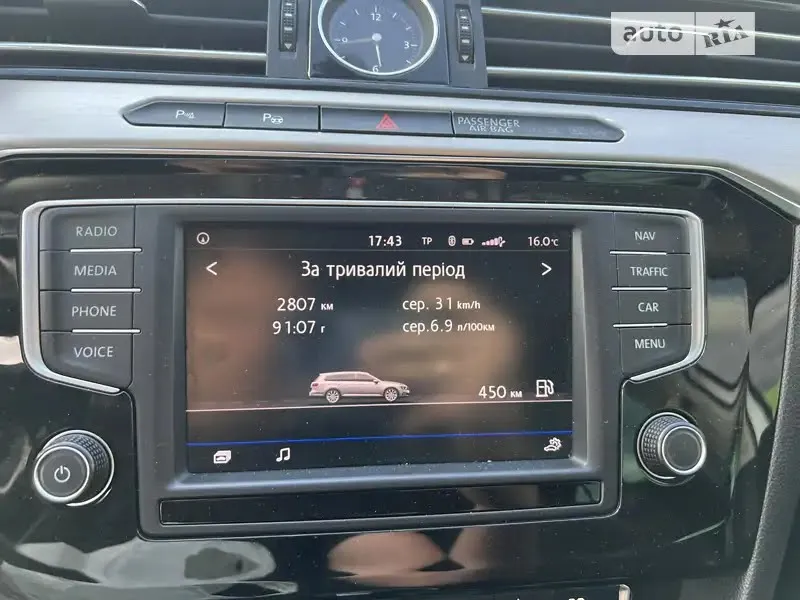 Volkswagen Passat - фото 12