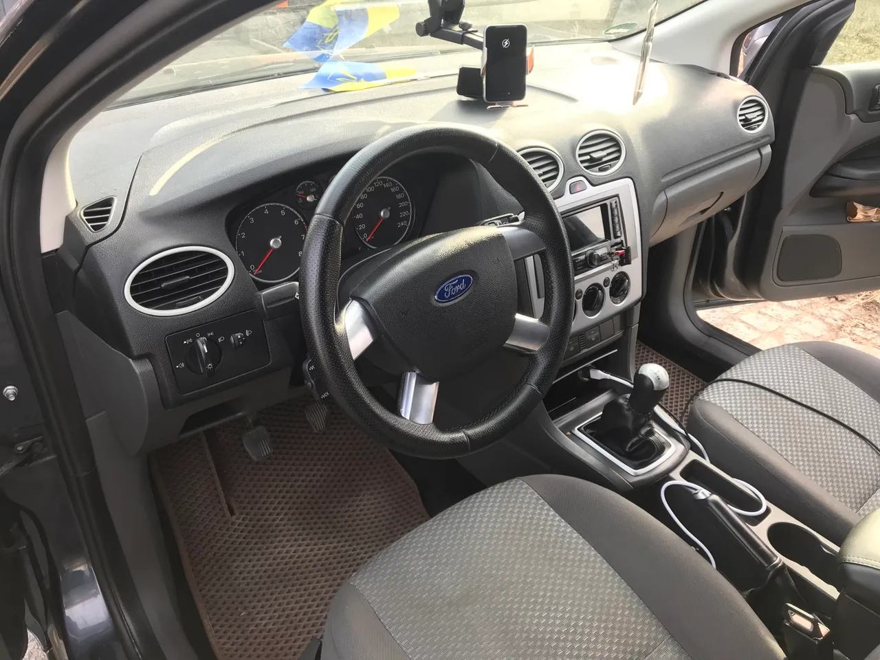 Ford Focus - фото 8