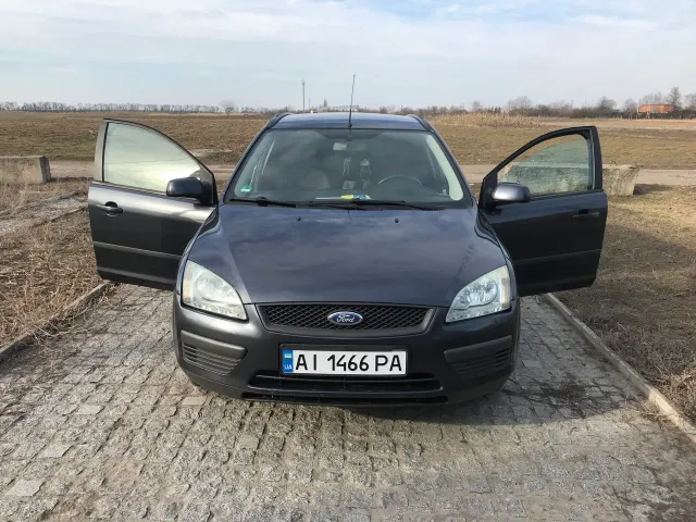 Ford Focus - фото 1