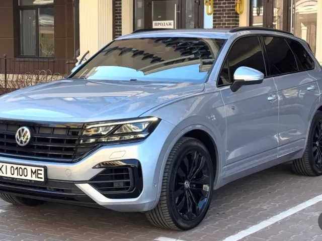 Volkswagen Touareg - фото 1
