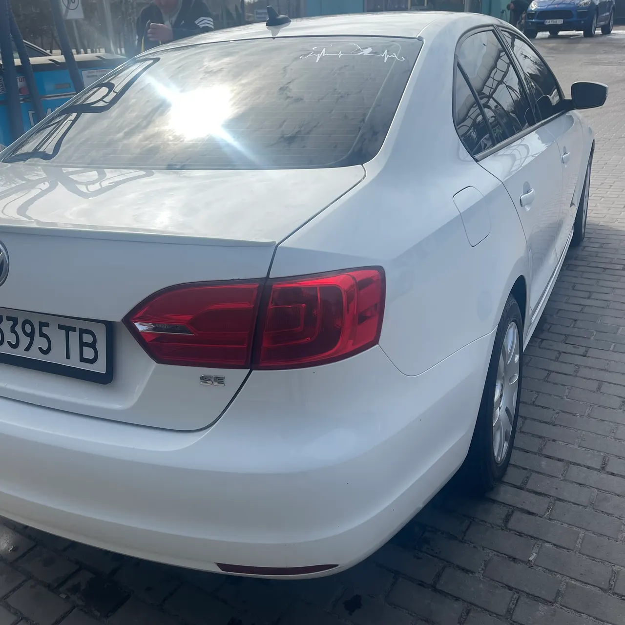 Volkswagen Jetta - фото 1