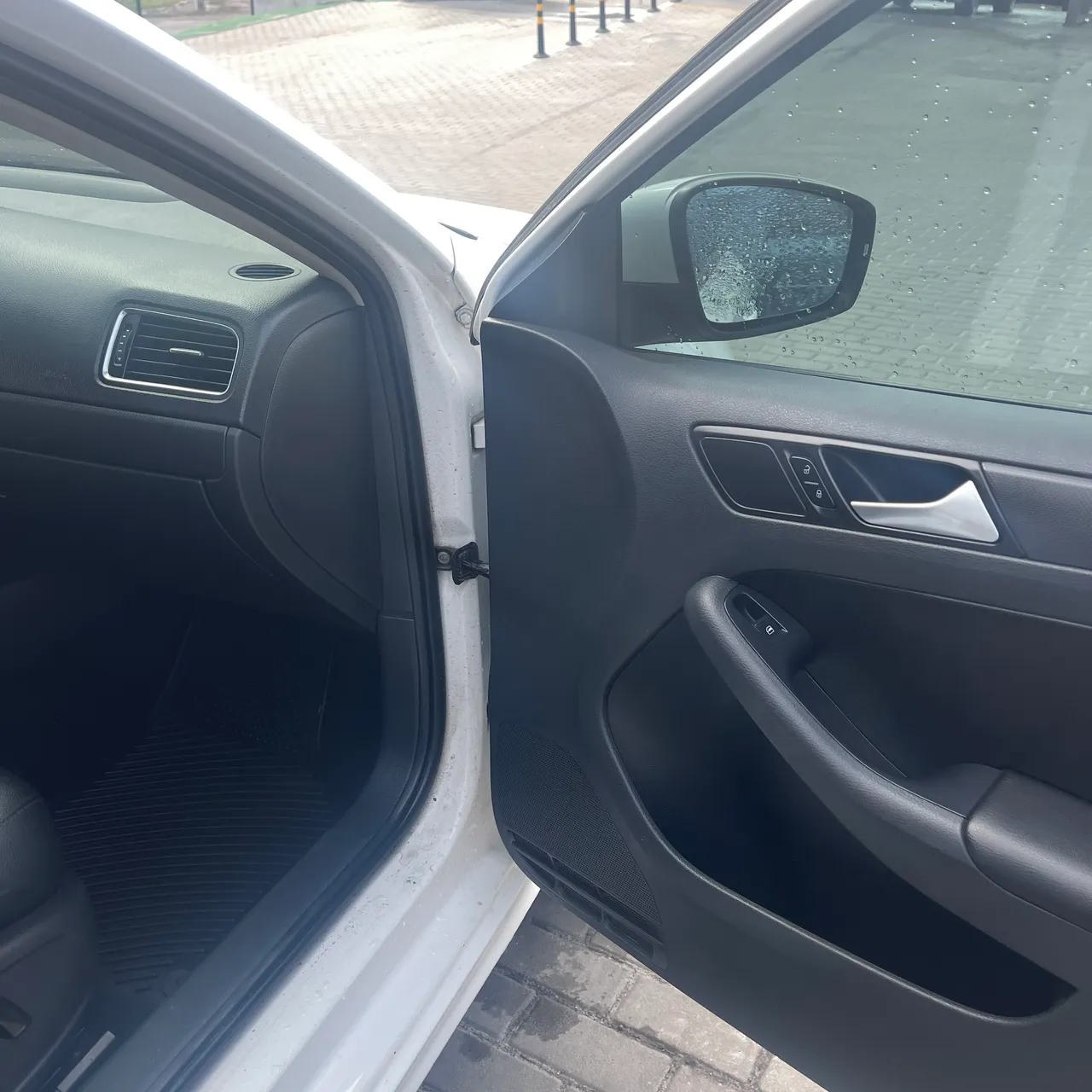 Volkswagen Jetta - фото 13