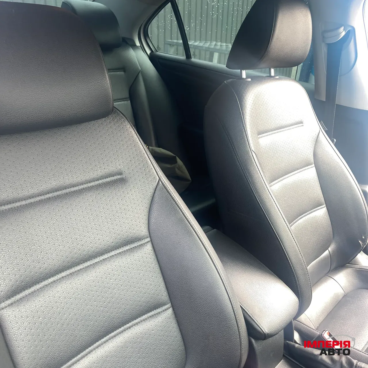 Volkswagen Jetta - фото 8