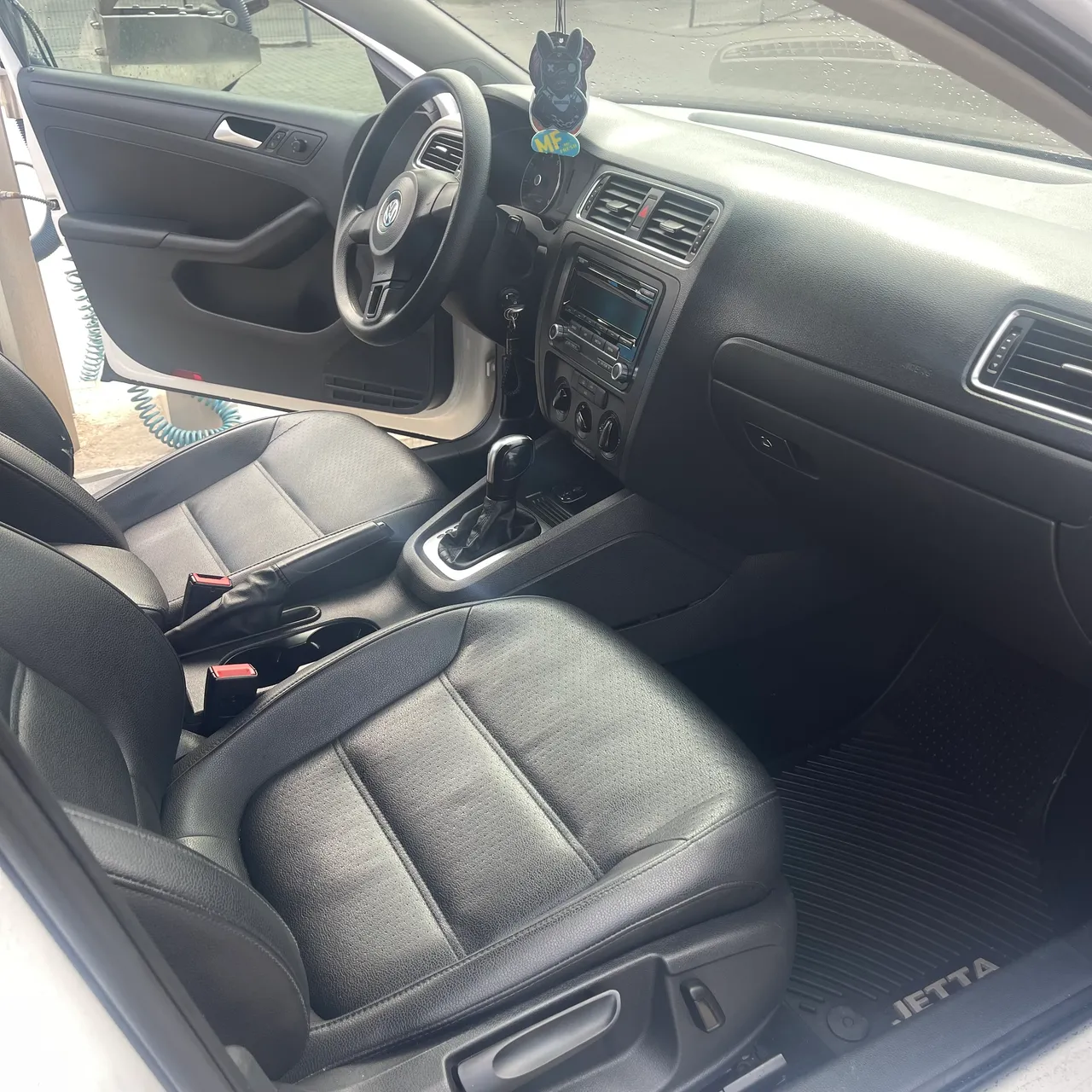 Volkswagen Jetta - фото 12