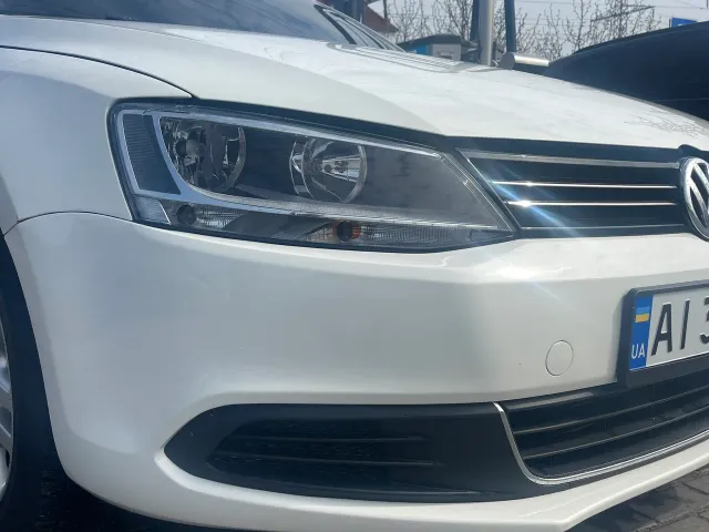 Volkswagen Jetta - фото 4