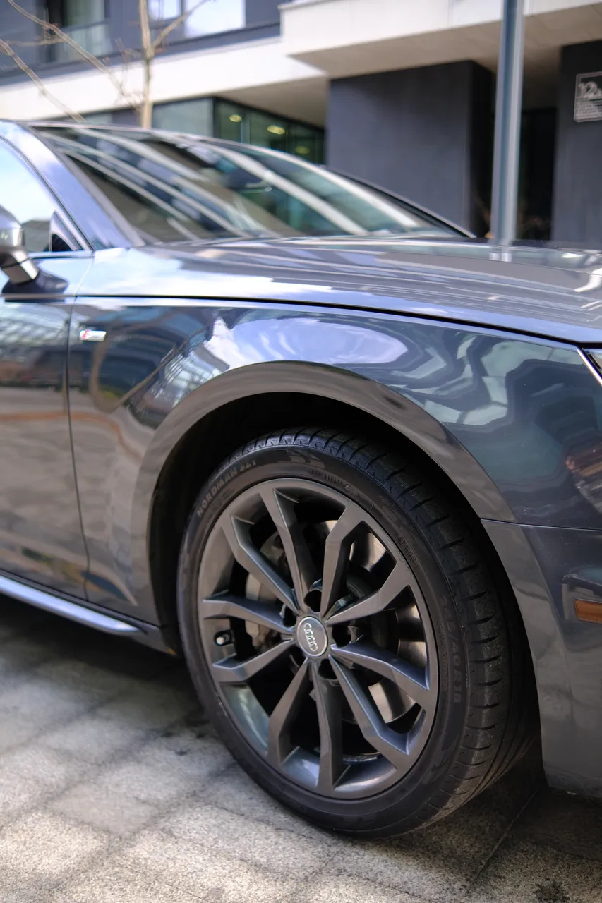 Audi A4 - фото 5