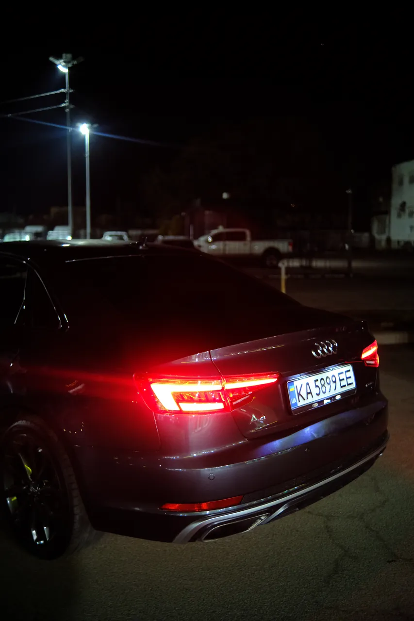 Audi A4 - фото 24