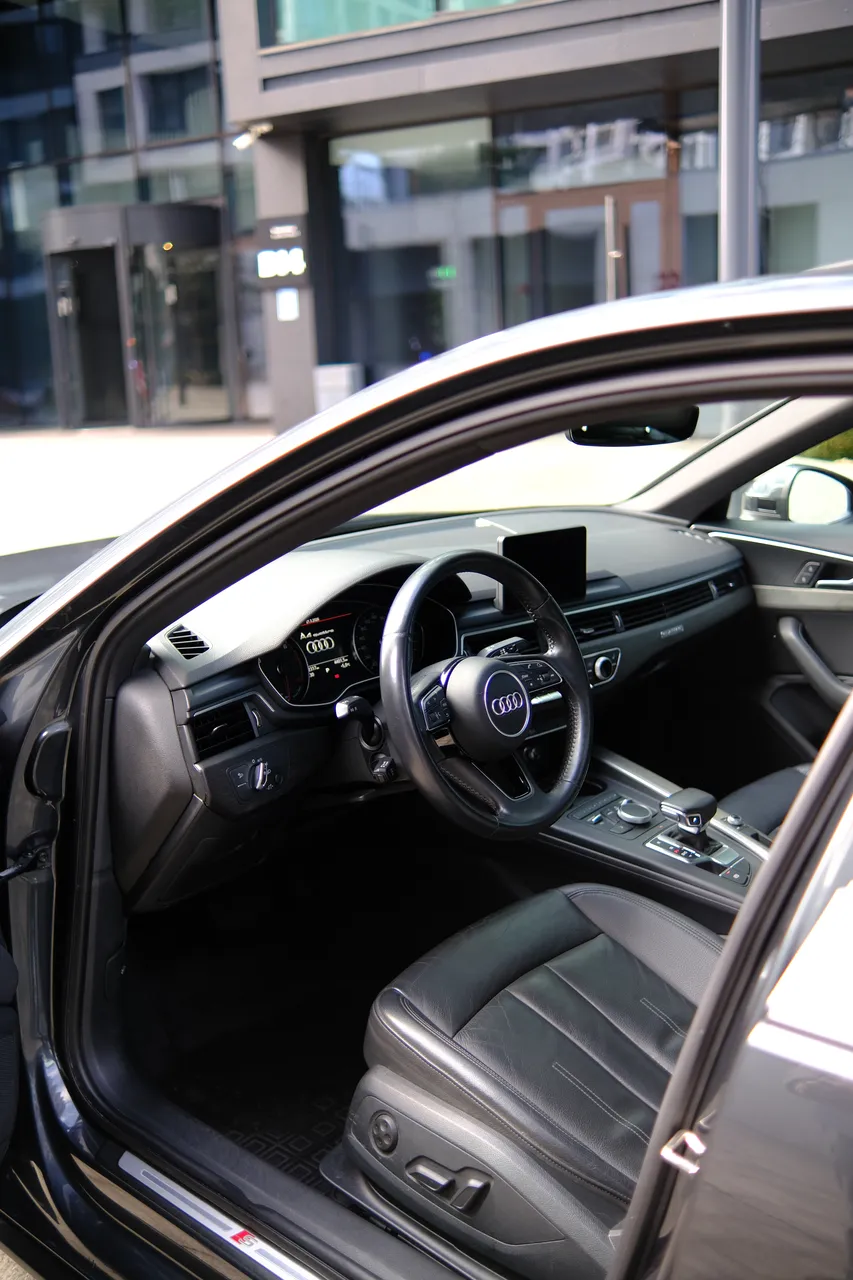 Audi A4 - фото 7