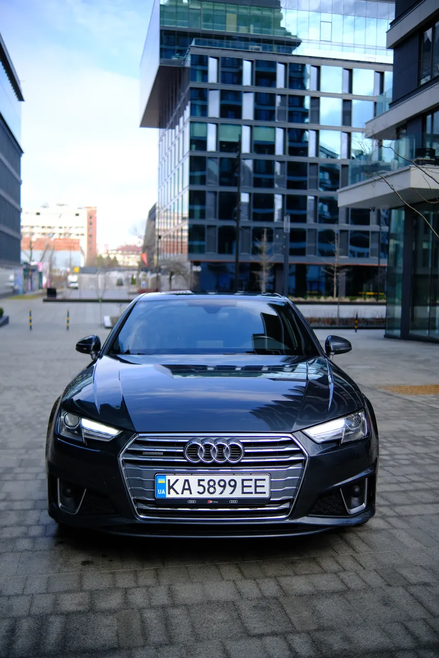 Audi A4 - фото 3