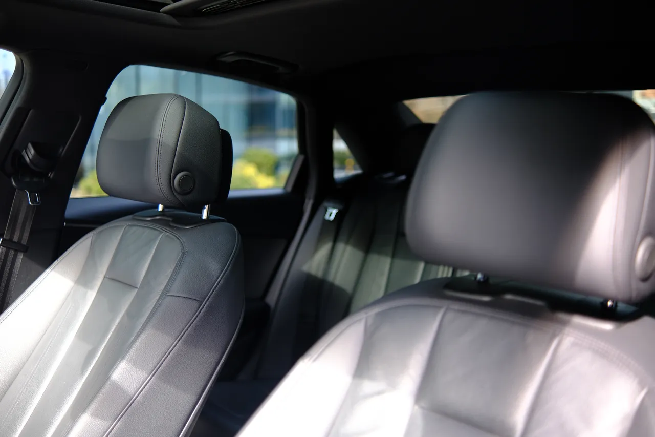 Audi A4 - фото 12