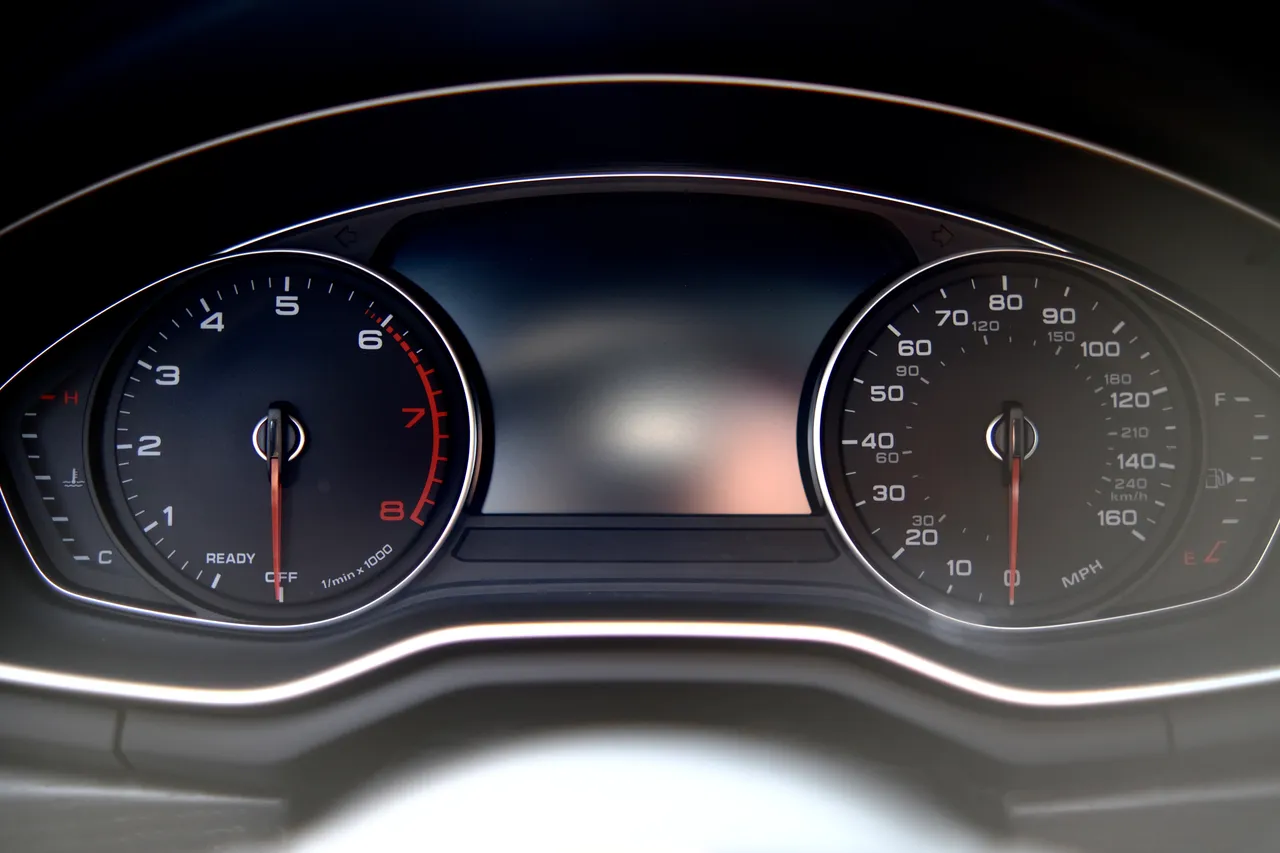 Audi A4 - фото 13