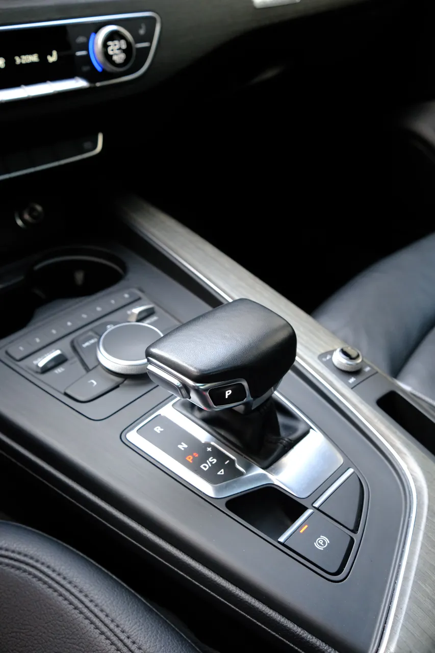 Audi A4 - фото 20