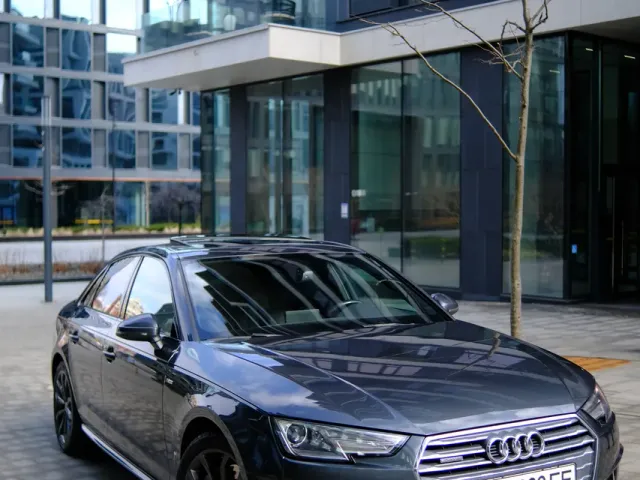 Audi A4 - фото 4