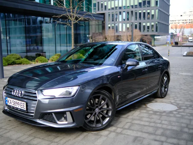 Audi A4 - фото 2