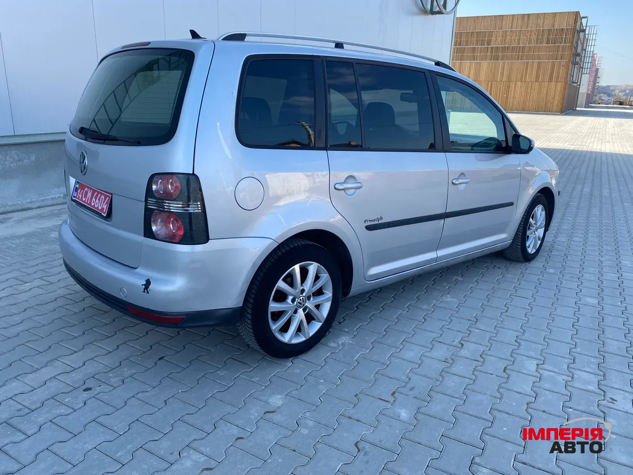 Volkswagen Touran - фото 3