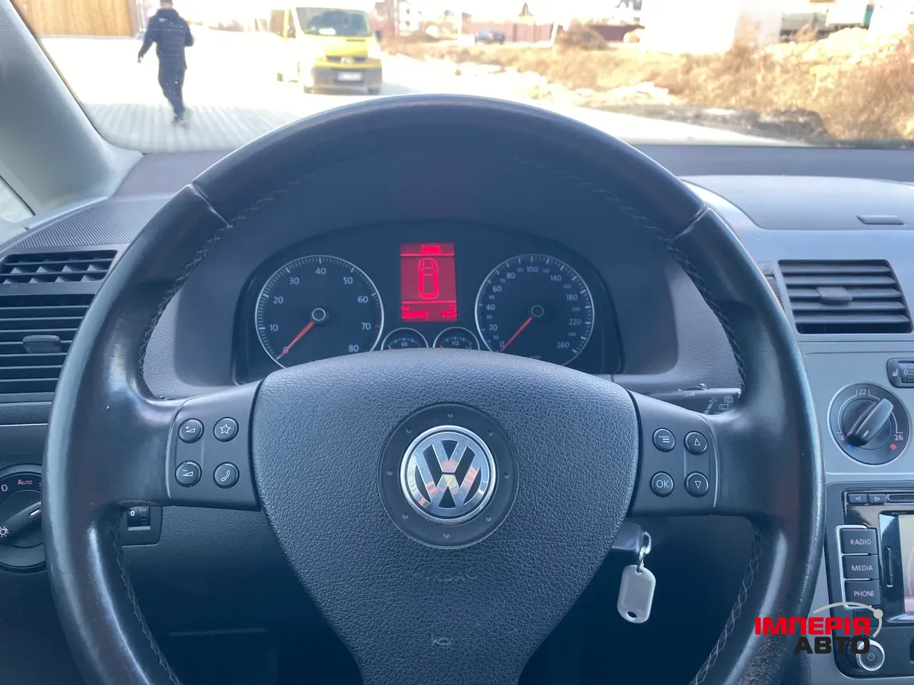 Volkswagen Touran - фото 17