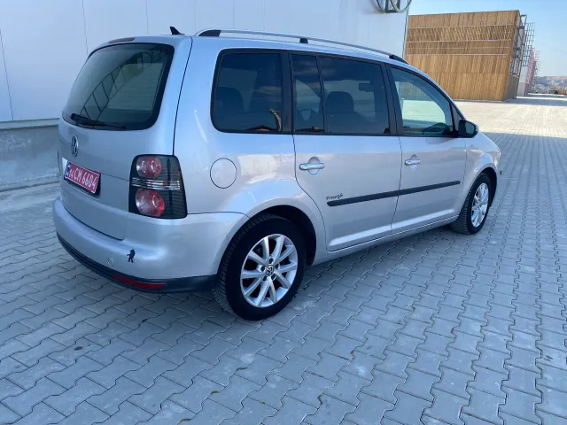 Volkswagen Touran - фото 3